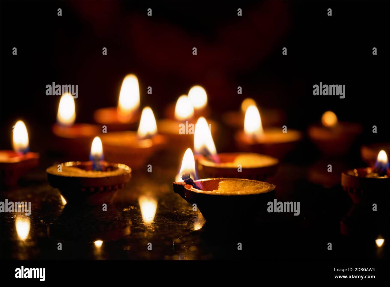 Diwali leuchtet Öl Kerzen, Indien Stockfoto