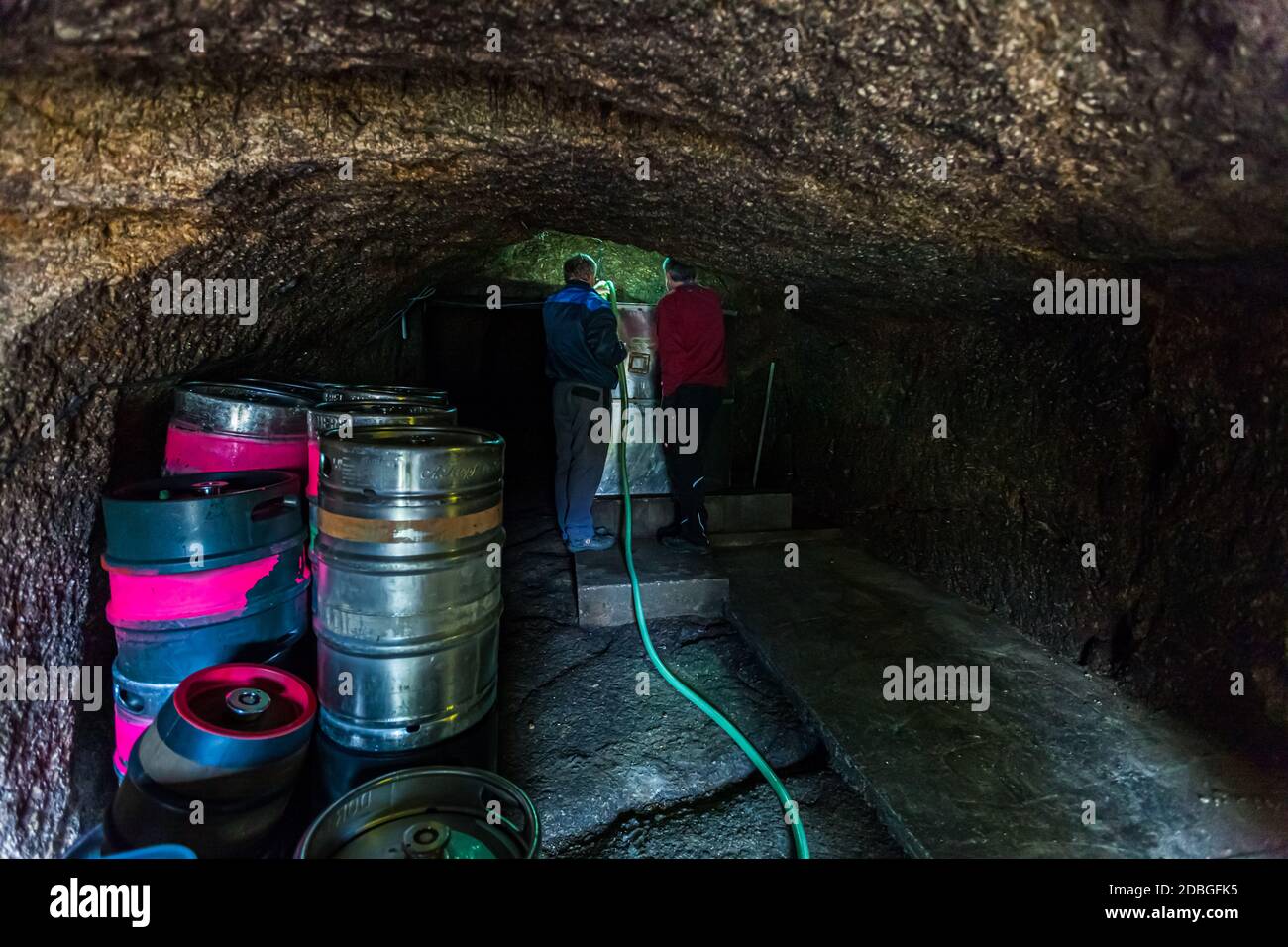 Zoigl-Beer Lagerung im Steinkeller in Falkenberg, Deutschland Stockfoto