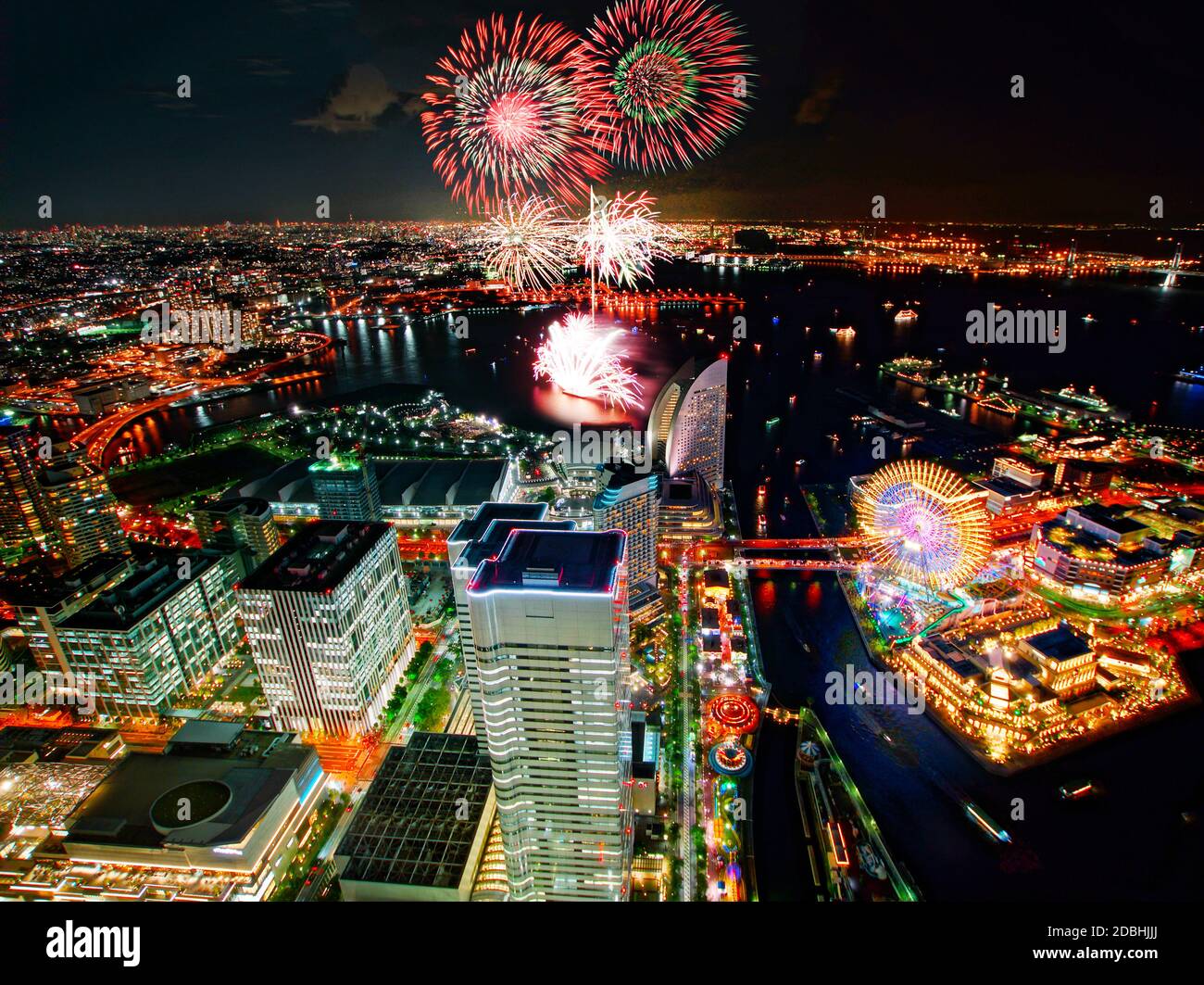 Yokohama Festival des Feuerwerks (vom Yokohama Landmark Tower) Stockfoto