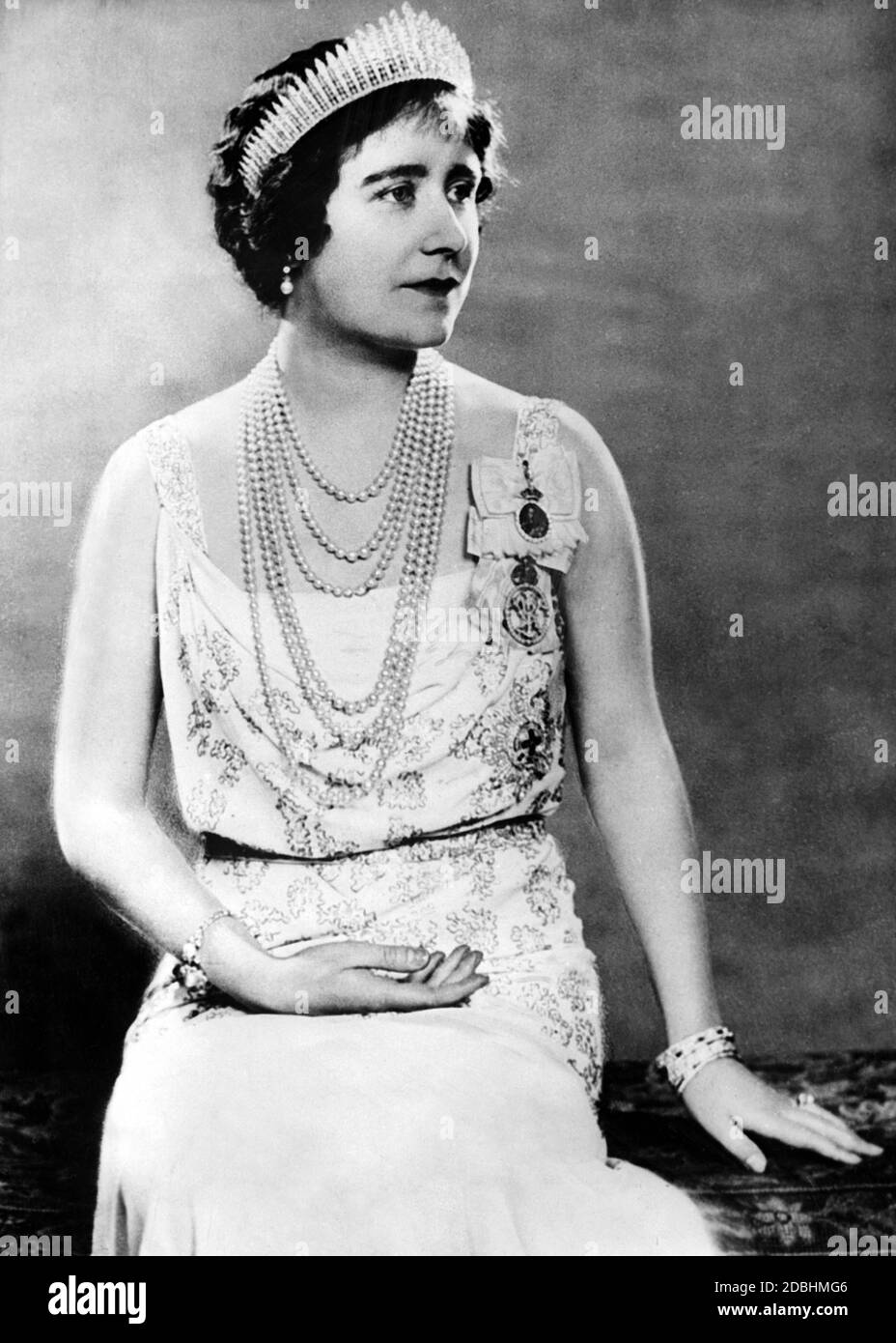 Das offizielle Krönungsprotbild von Königin Elisabeth nach ihrer Krönung Auf 12.05.1937 Stockfoto