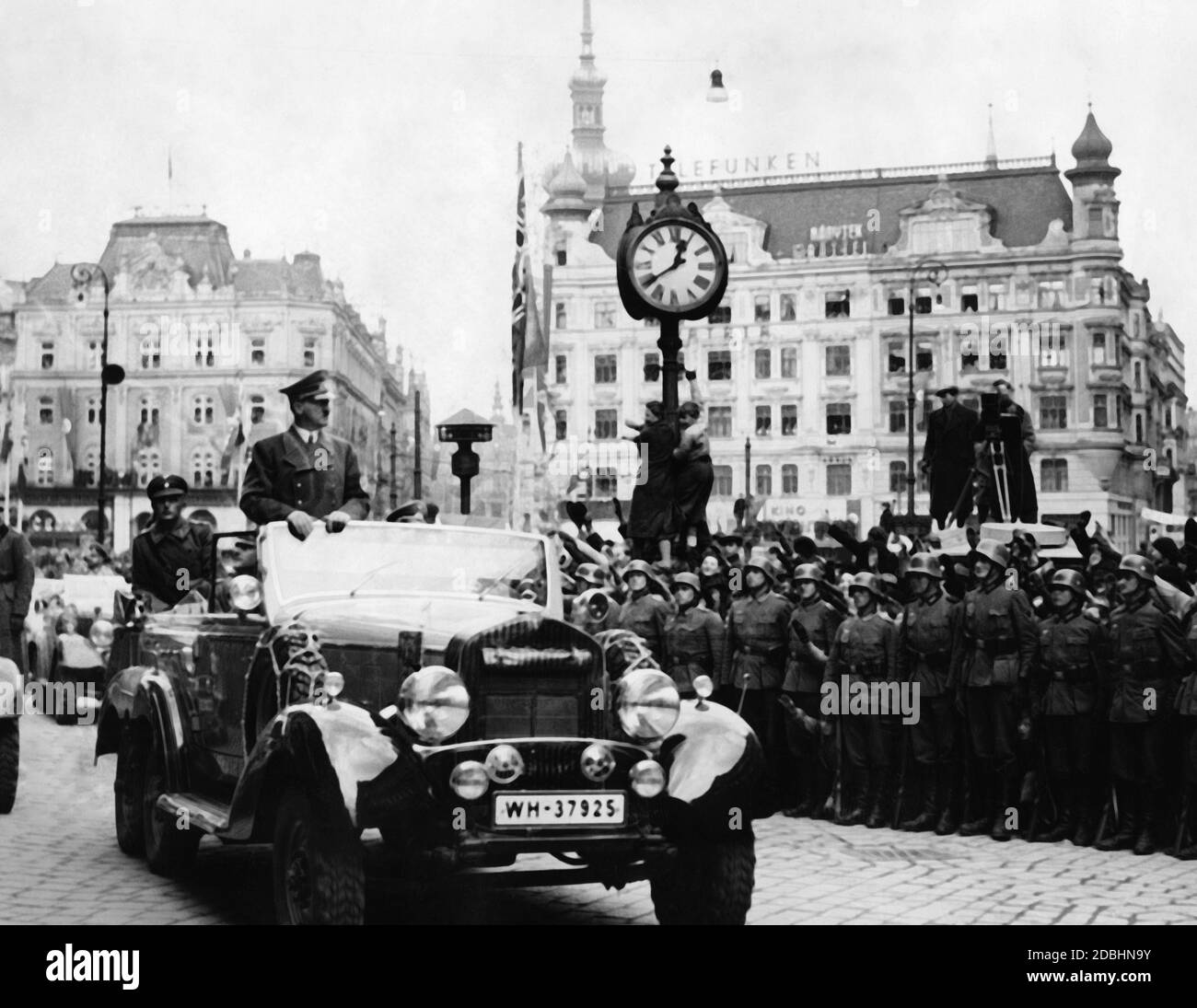 'Adolf Hitler während der Invasion der sogenannten 'Rest-Tschechei'' ('Wiedergewinnung Tschechiens').' Stockfoto