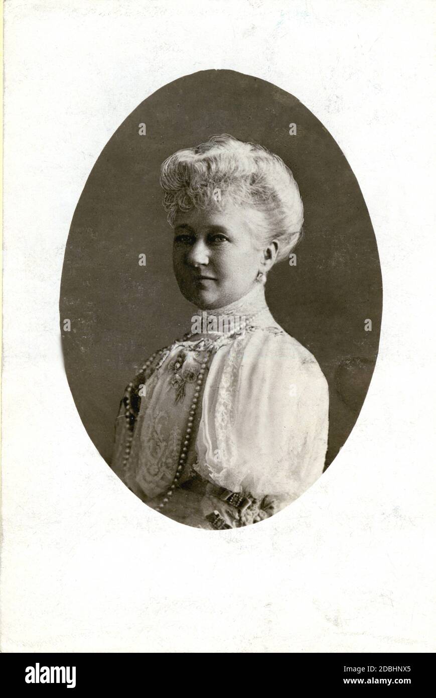 Das Porträt zeigt Kaiserin Augusta Victoria im Jahr 1907. Stockfoto