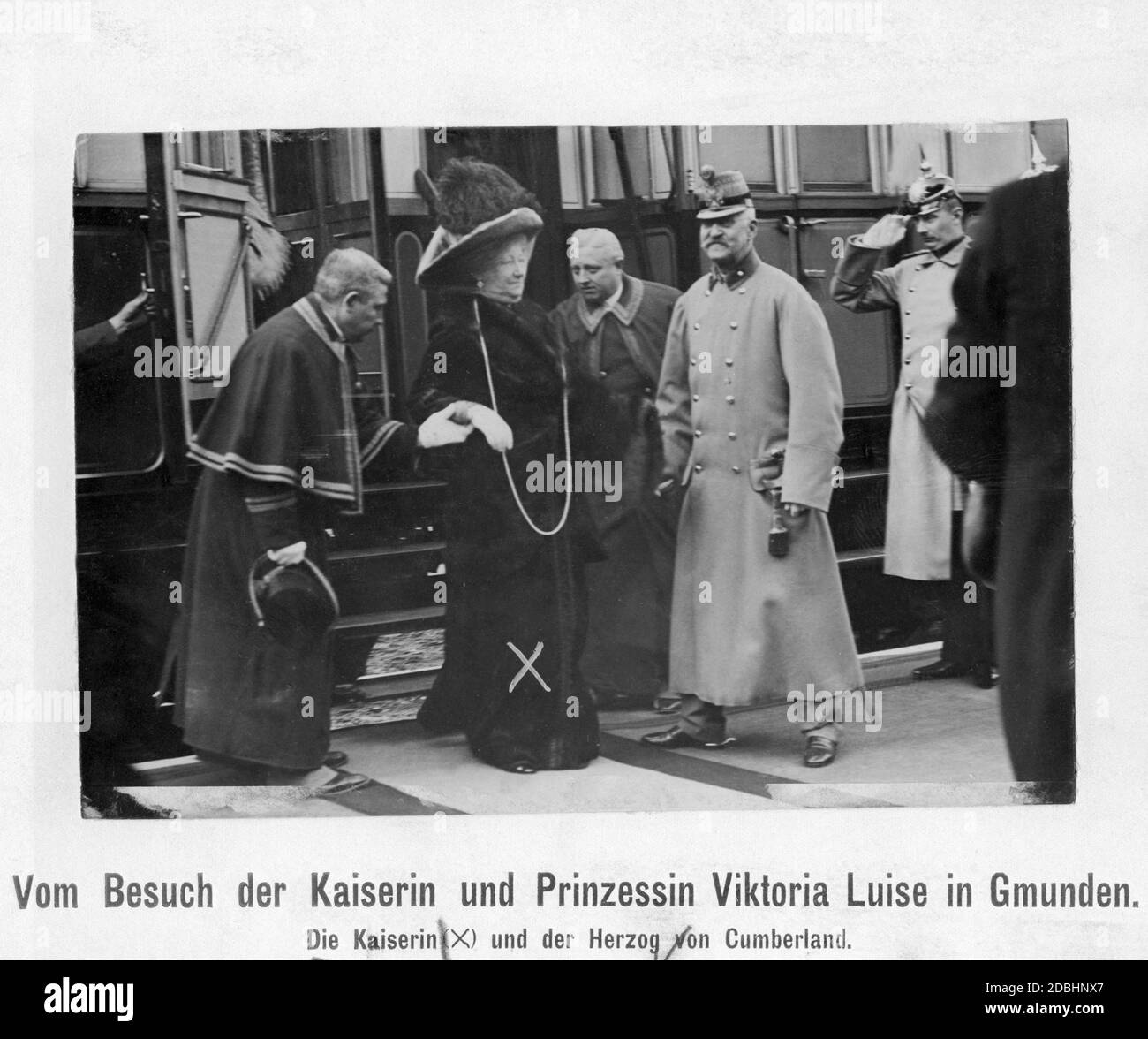Kaiserin Augusta Victoria kam zu einem Besuch in Gmunden in Österreich an. Undatierte Aufnahme, aufgenommen um 1910. Stockfoto