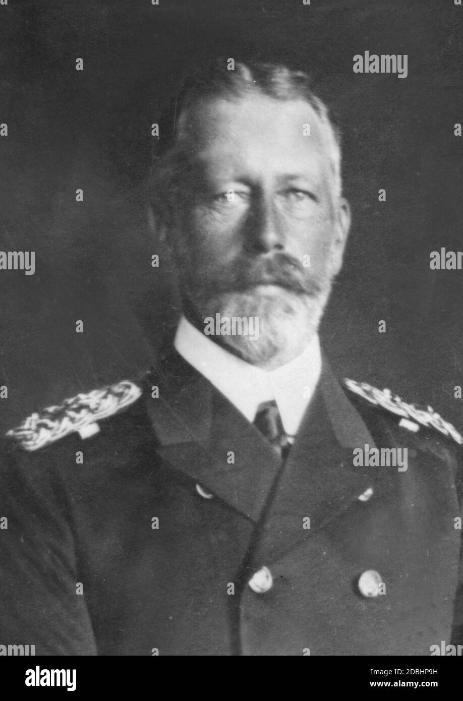 Das Porträt zeigt Prinz Heinrich von Preußen 1912 in Admirals Uniform. Foto des Hoffotografen E. Bieber in Hamburg. Stockfoto