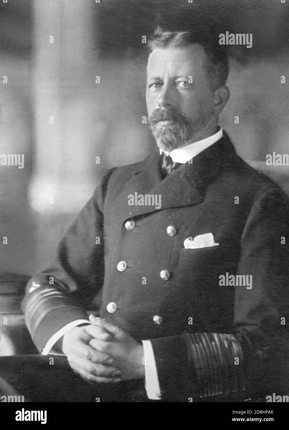 Das Porträt zeigt Prinz Heinrich von Preußen in Admirals-Uniform als Leiter der deutschen Hochseeflotte 1908. Stockfoto