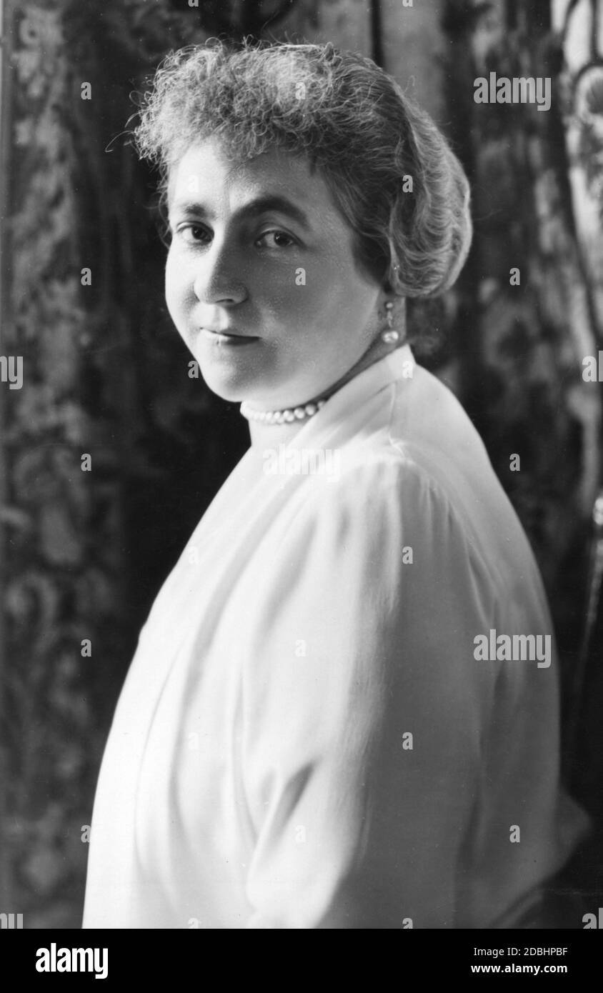 Das Porträt von 1931 zeigt Hermine Reuss (Ältere Linie), die zweite Frau Kaiser Wilhelms II. Stockfoto