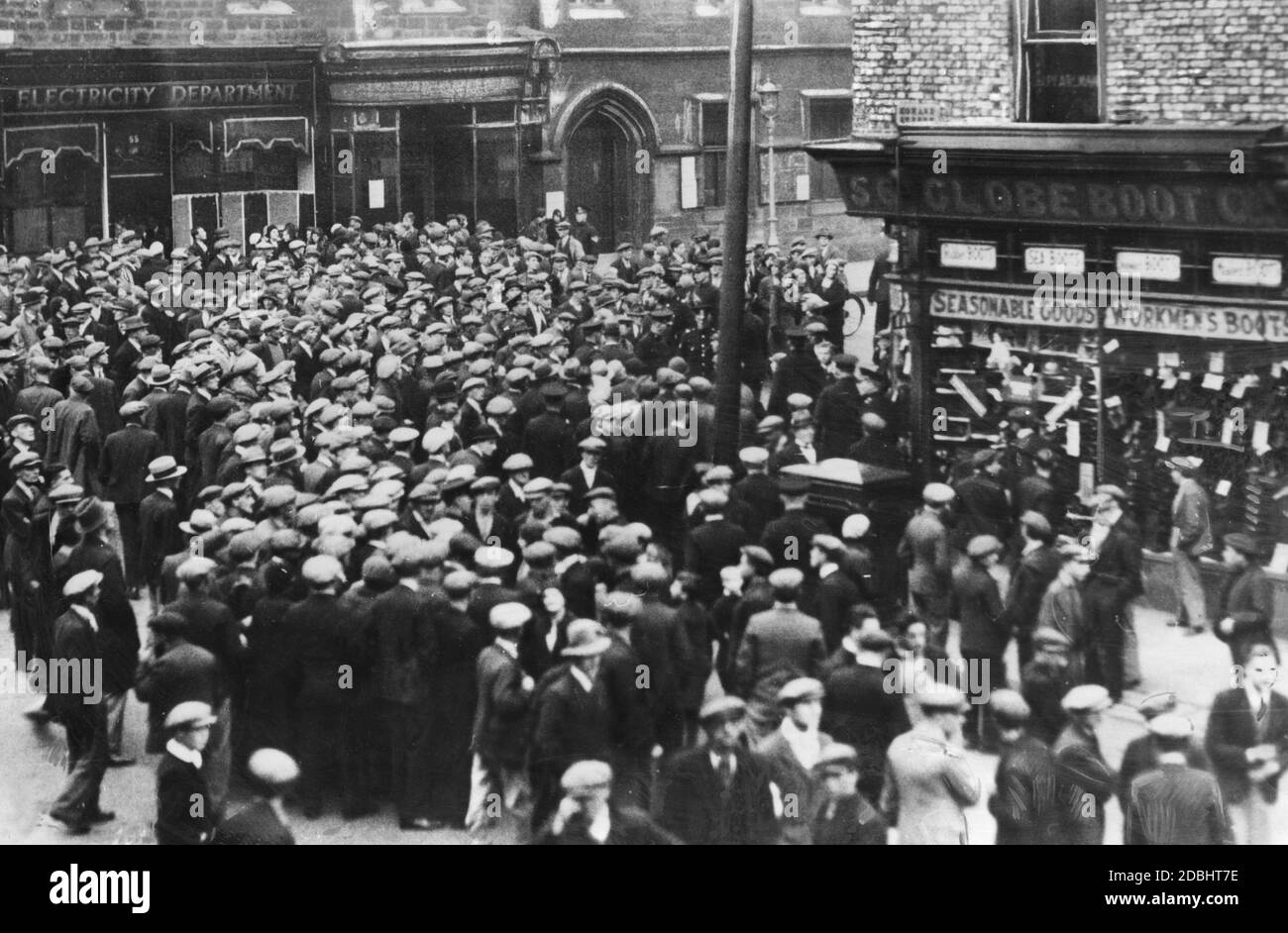 Versammlung arbeitsloser Demonstranten in North Shields, Nordengland. Stockfoto