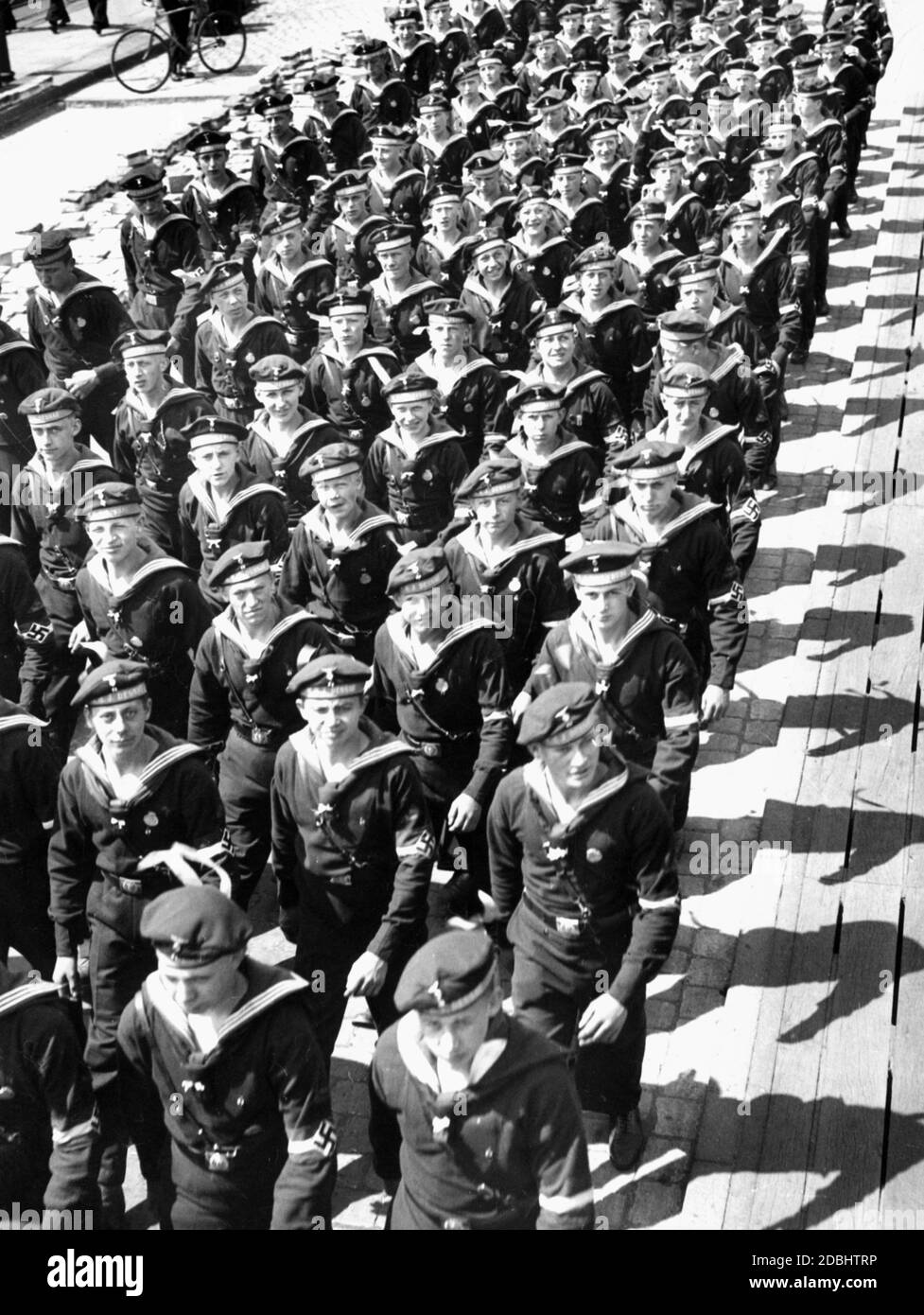Mitglieder der Marine Hitler Youth bei einer Veranstaltung. Stockfoto