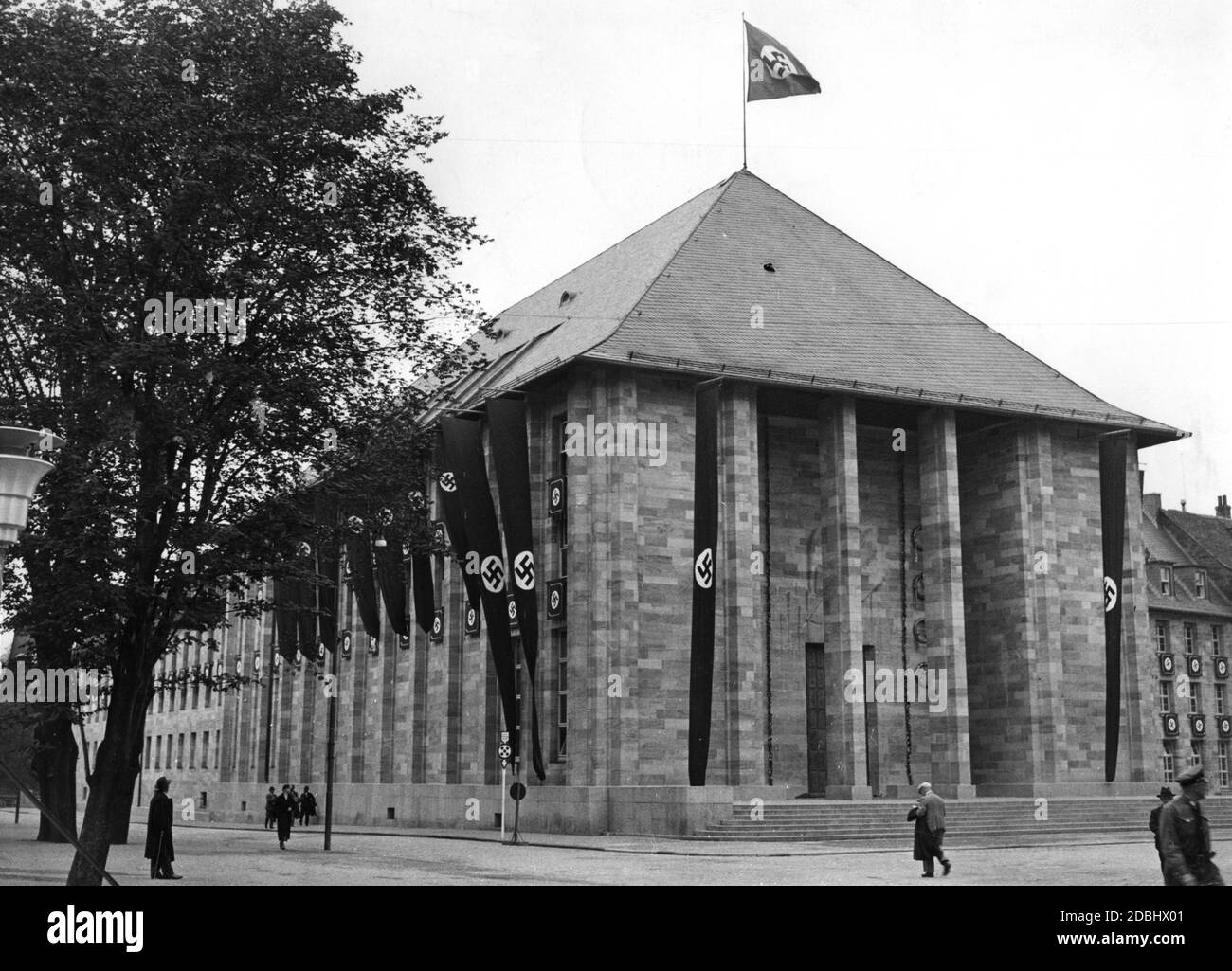 Das Haus der Deutschen Erziehung in Bayreuth bei der Einweihung anlässlich der Nationalkonferenz des NSLB. Stockfoto