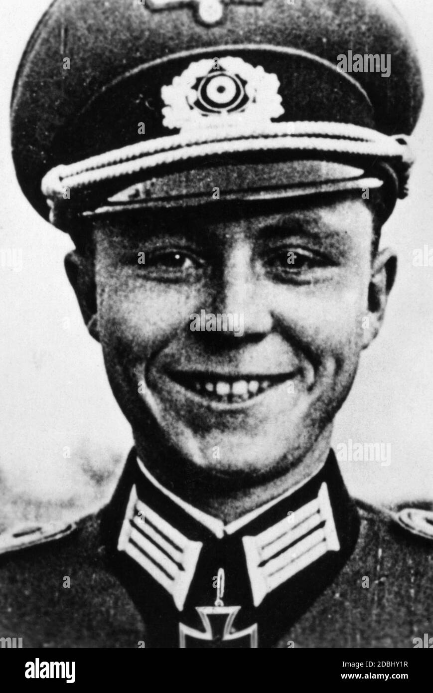 Leutnant Walter Riedel, 3. /Panzergrenadierregiment 73 mit dem Ritterkreuz, 1943. Das Datum gibt das Datum der Selbsthingabe an. Stockfoto