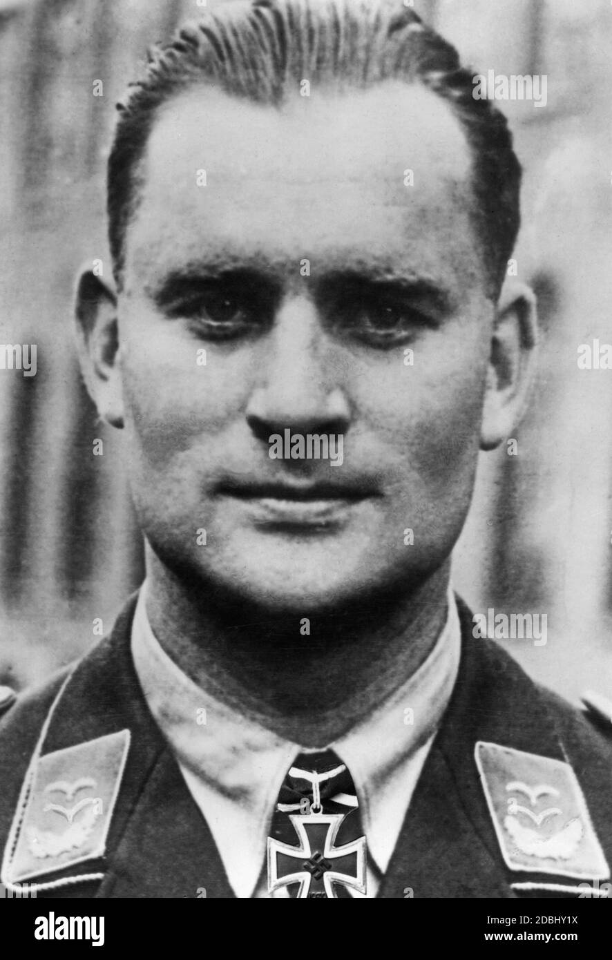Oberleutnant Willi DUS, 8./Kampfgeschwader 3 mit dem Ritterkreuz, 1941. Das Datum ist das Datum der Verleihung. Stockfoto