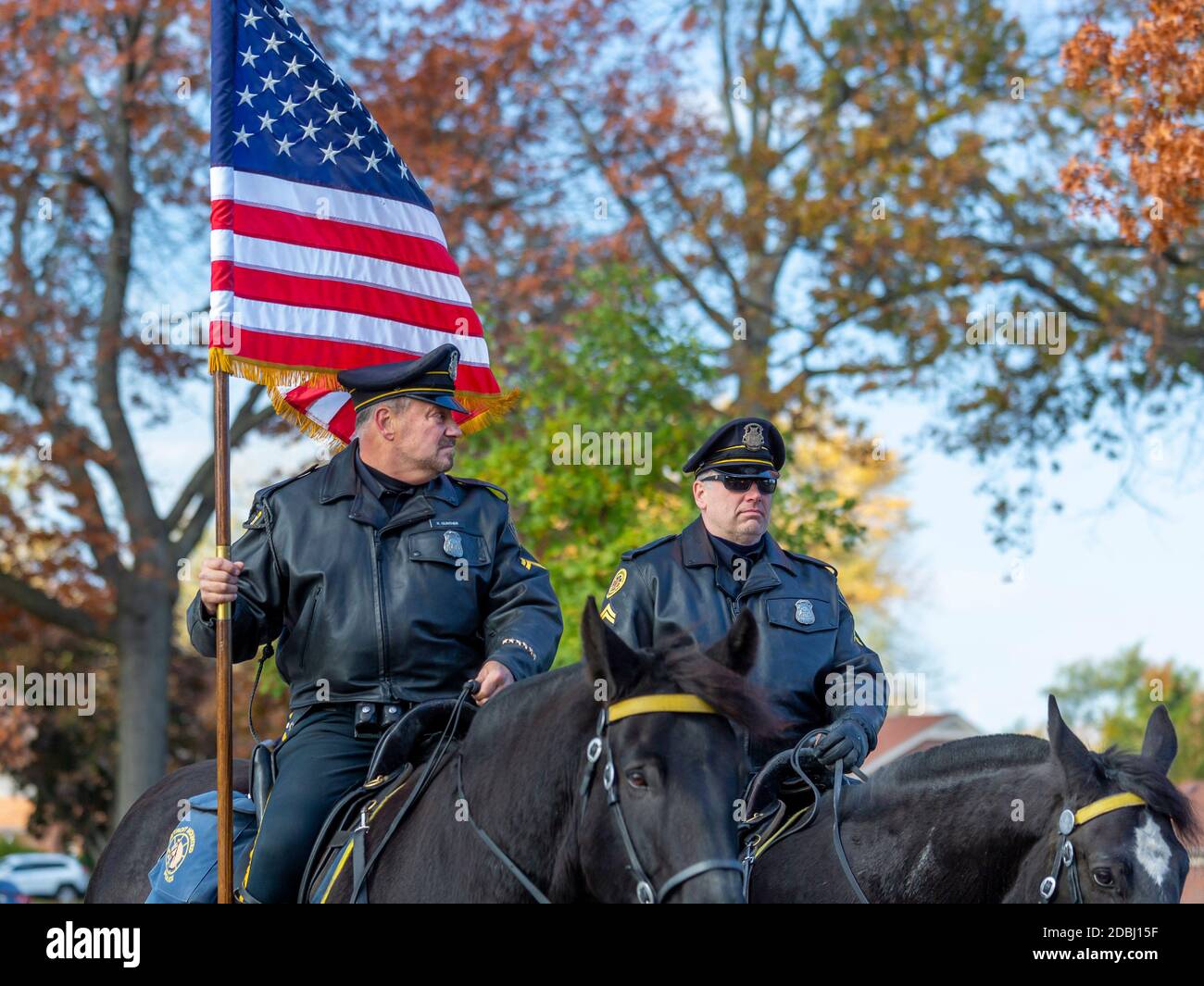Detroit, Michigan - berittene Polizisten führen eine Nachbarschaftsparade. Stockfoto