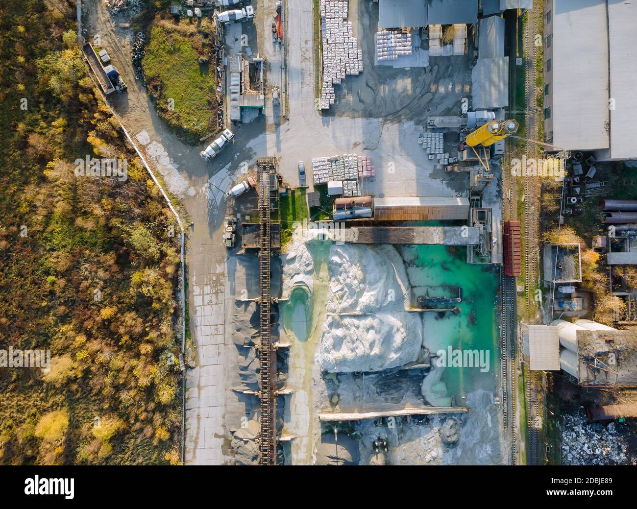 Betonmischanlage Bauanlagen aus Sandkies, Zementmaterial stationär eine Industrieanlage Stockfoto