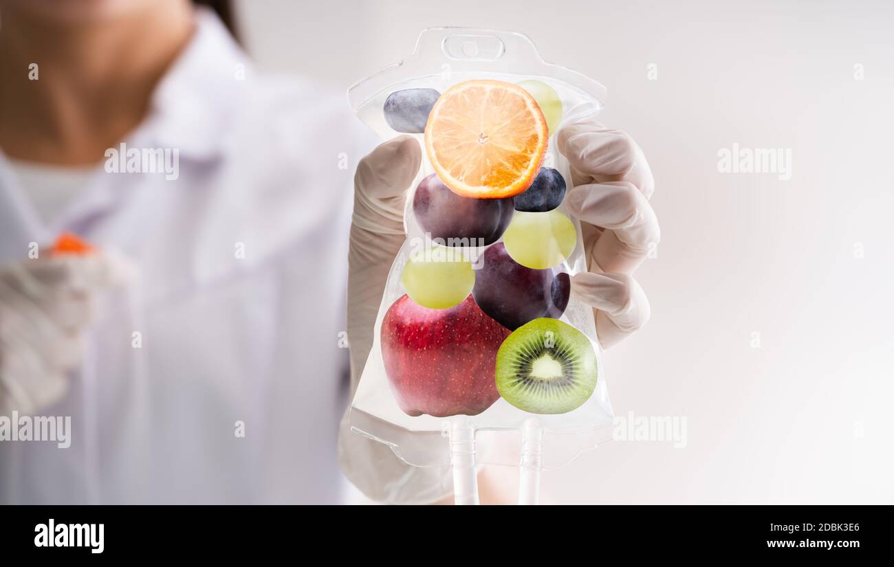 IV Tropf Vitamin Infusion Therapie Saline Beutel Stockfoto
