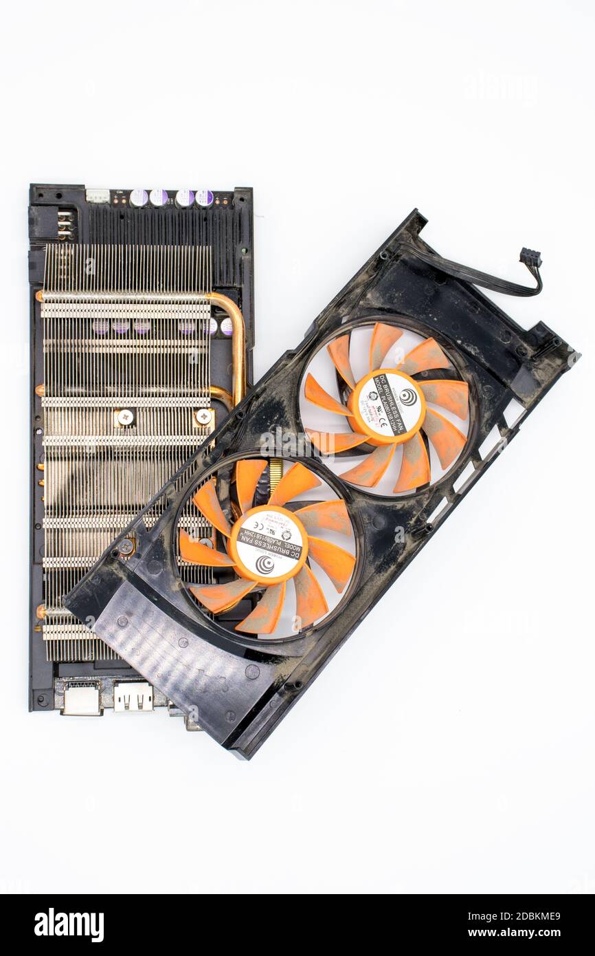 Pyatigorsk, Russland. 12/16/2011 NVIDIA GeForce GTX 465 Grafikkarte isoliert auf weißem Hintergrund Stockfoto