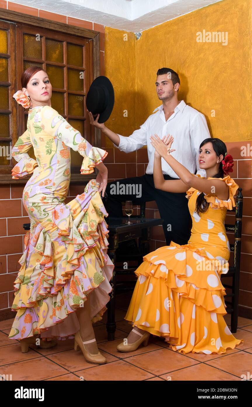 Gruppe von Flamenco-Tänzern typisch spanisch Stockfoto