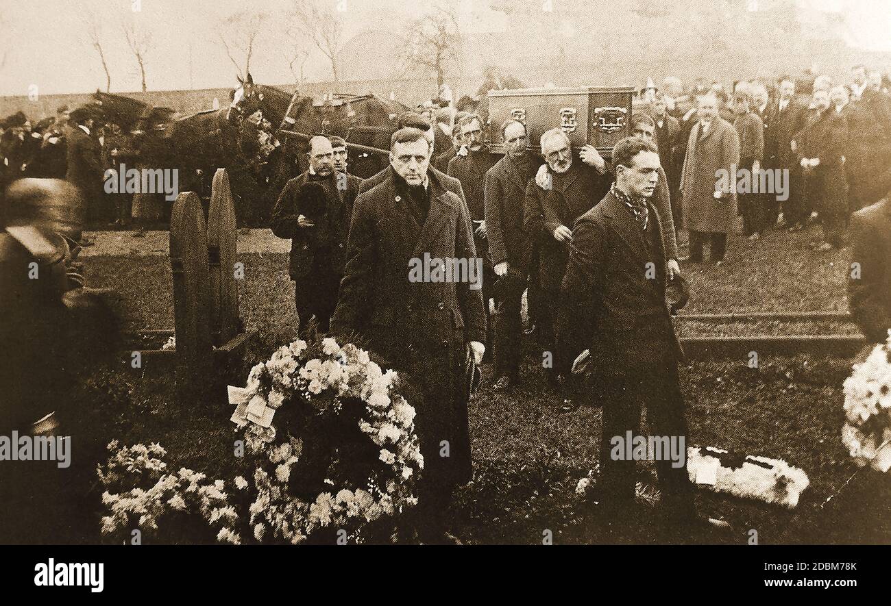 Beerdigung der Opfer des Versenkens des Rohilla Hospital Ship, das vor Saltwick, NAB, Whitby, Yorkshire, UK versank - 30.10.1914 Stockfoto