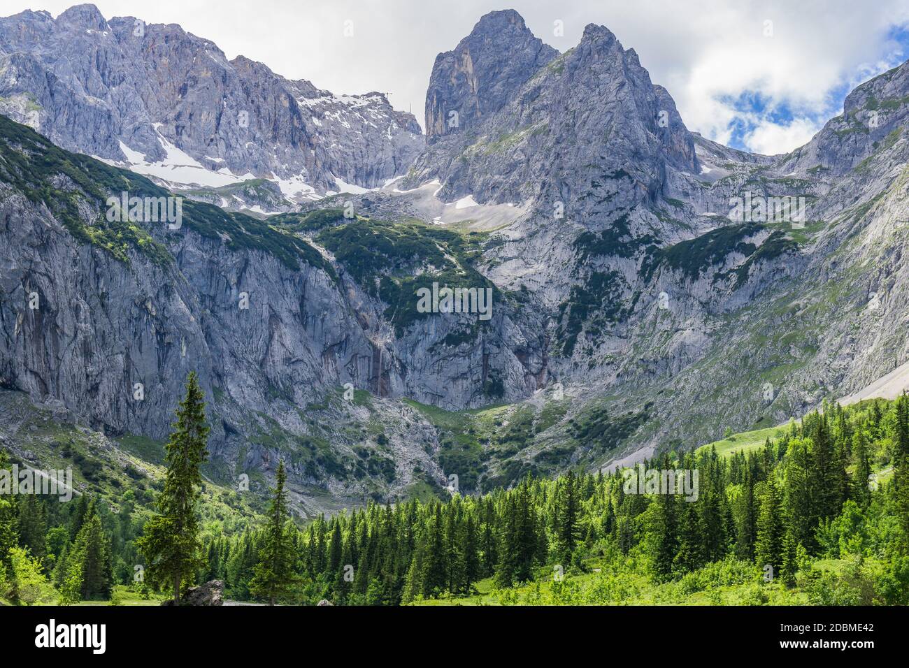 Zugspitzmassiv im Wettersteingebirge Stockfoto