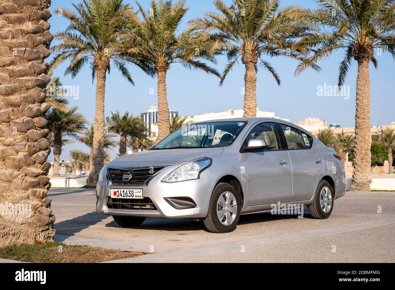 Ein Nissan Sunny Mietwagen in Manama, Bahrain Stockfoto