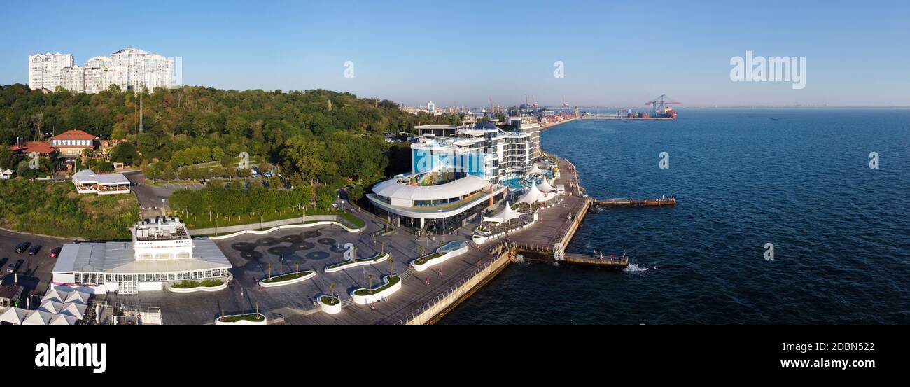 Odessa, Ukraine: Hafen Container Terminal entlang der Küste Panoramablick Stockfoto