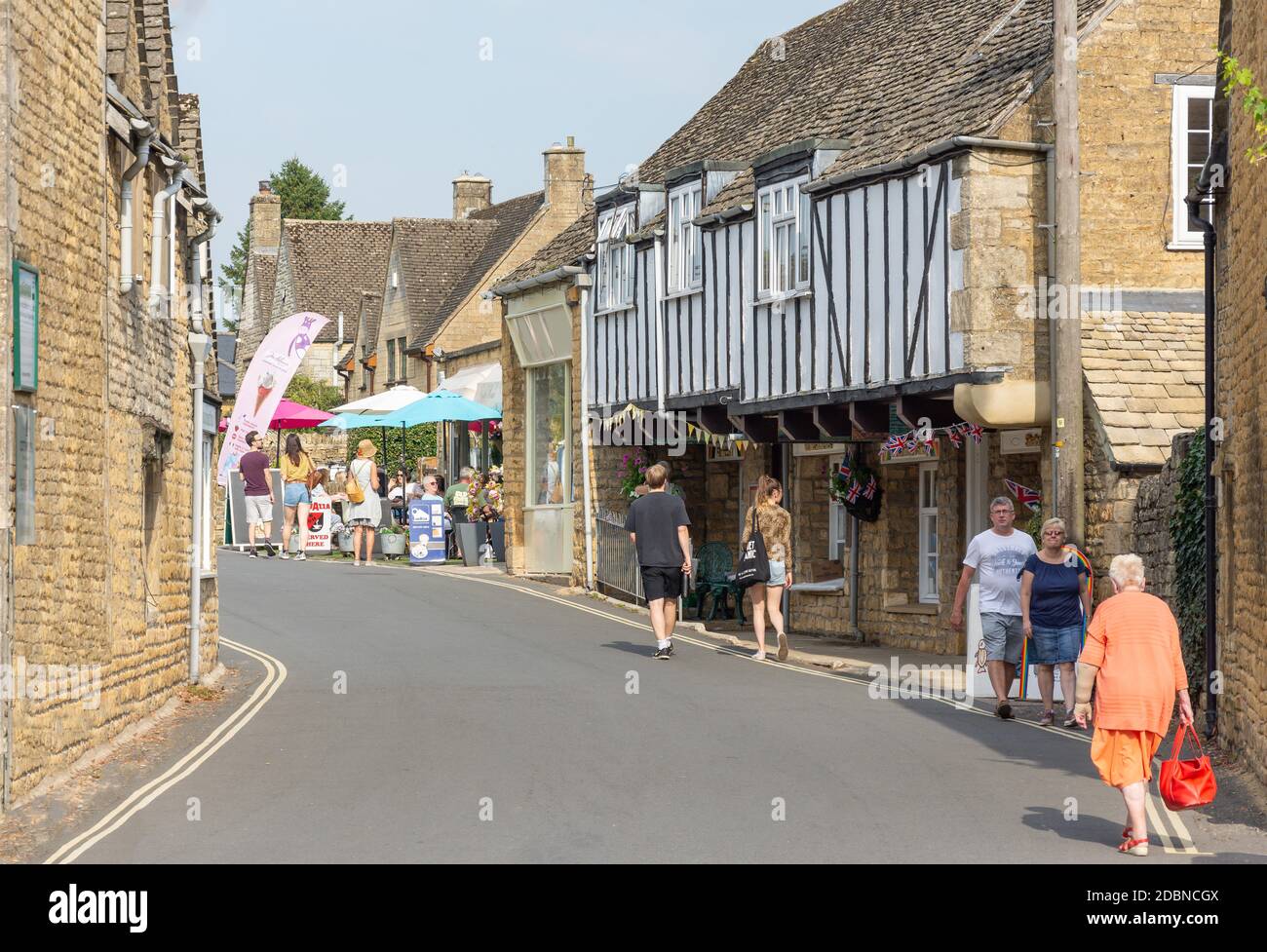 Stilgebäude, Moore Road, Bourton-on-the-Water, Gloucestershire, England, Großbritannien Stockfoto Stilgebäude, Moore Road, Bourton-on-the-Water, Gloucestershire, England, Großbritannien Stockfoto