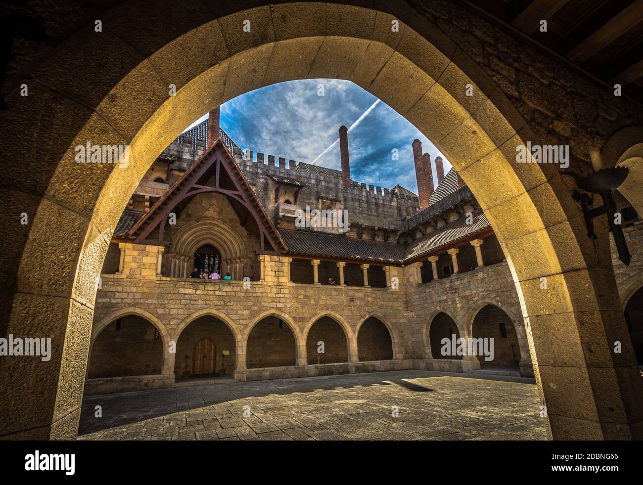 Burg Guimaraes ist die wichtigste mittelalterliche Burg in der Gemeinde