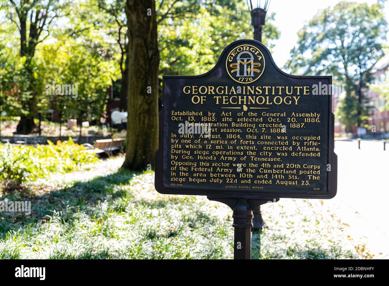 Atlanta, GA / USA - Oktober 30 2020: Zeichen zur Gründung des Georgia Institute of Technology im Jahr 1885 Stockfoto