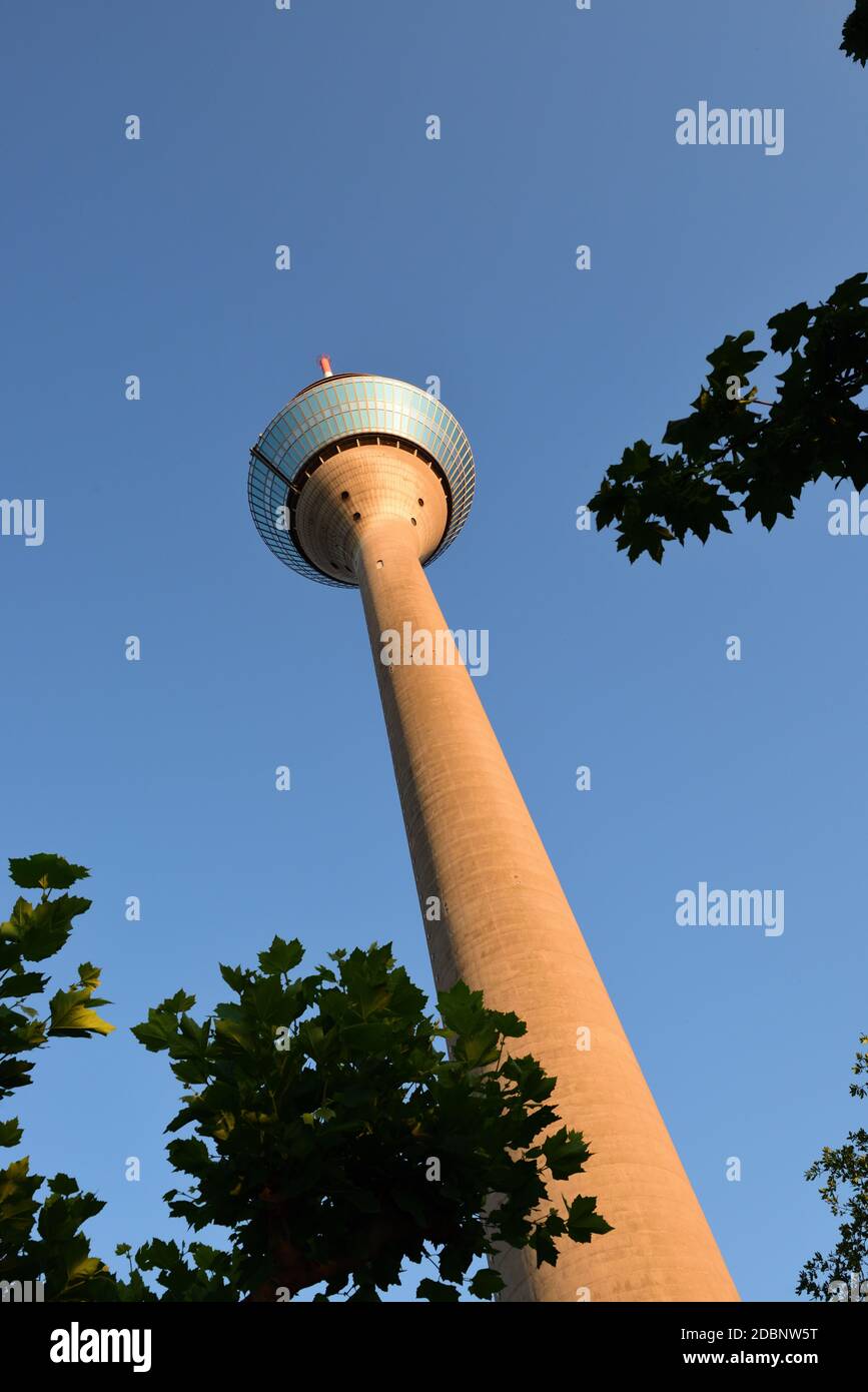 Rheinturm in Düsseldorf, Deutschland Stockfoto