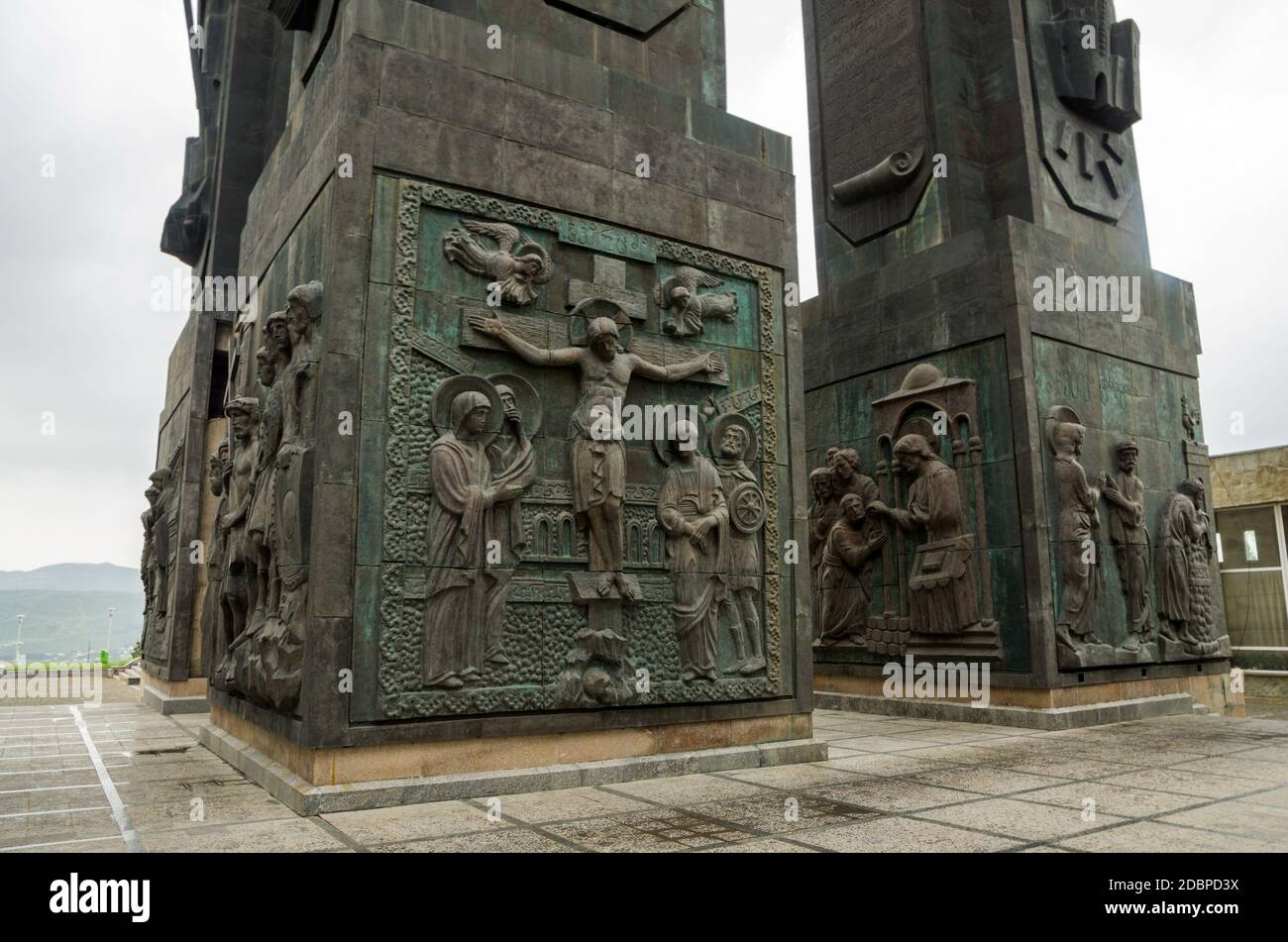 TBILISI, GEORGIA - 24. Mai 2016: Denkmal Komplex von Kartlis Tskhovreba in Tiflis.  Es bedeutet, Georgisch zu leben. Tbilisi.Georgia Stockfoto