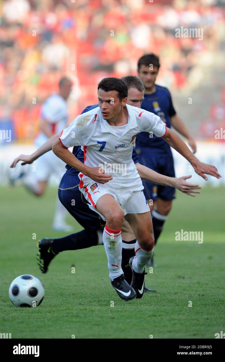 Prag, Tschechische Republik. 30 Mai, 2008. Freundliche Tschechische Republik match vs Schottland, 3:1, 30. Mai 2008, Prag, CZ. Der Tschechischen Republik Libor Sionko (L) kämpft für eine Kugel während Ihr freundliches Fußballspiel in der AXA Arena, in Prag, am 30. Mai 2008./PSPA/Credit: Slavek Slavek Ruta Ruta/ZUMA Draht/Alamy leben Nachrichten Stockfoto