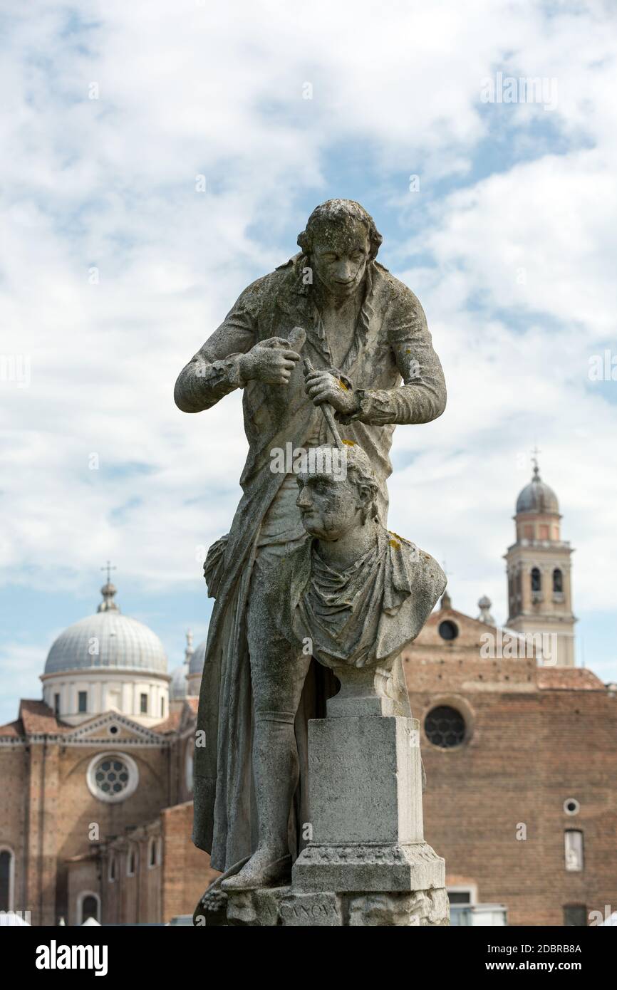 Die Statue von Antonio Canova (1757-1822), war ein italienischer Bildhauer aus der Republik Venedig. Die Statue ist in Prato della Valle, Padua, ICH Stockfoto