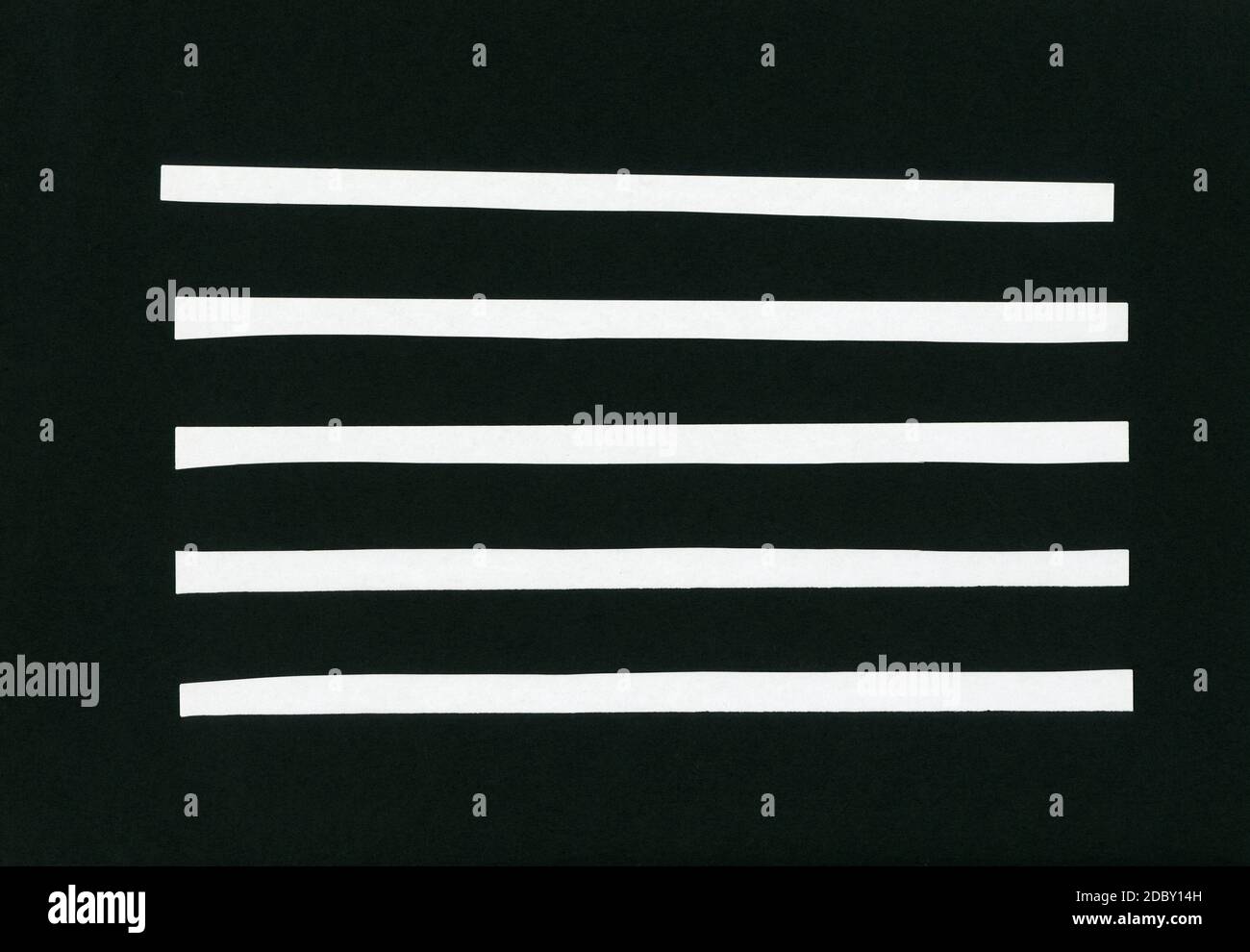 Fünfzeilige Musikanlage (aka als Stab) Abbildung mit Papierstreifen gemacht Stockfoto