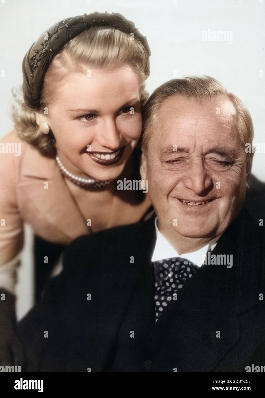 Hans Moser, österreichischer Kan, mit Waltraut Haas im Spielfilm "der Onkel aus Amerika", Deutschland 1953. Österreichische Schauspieler Hans Moser mit Waltraut Haas im Film 'Der Onkel aus Amerika', Deutschland 1953. Stockfoto