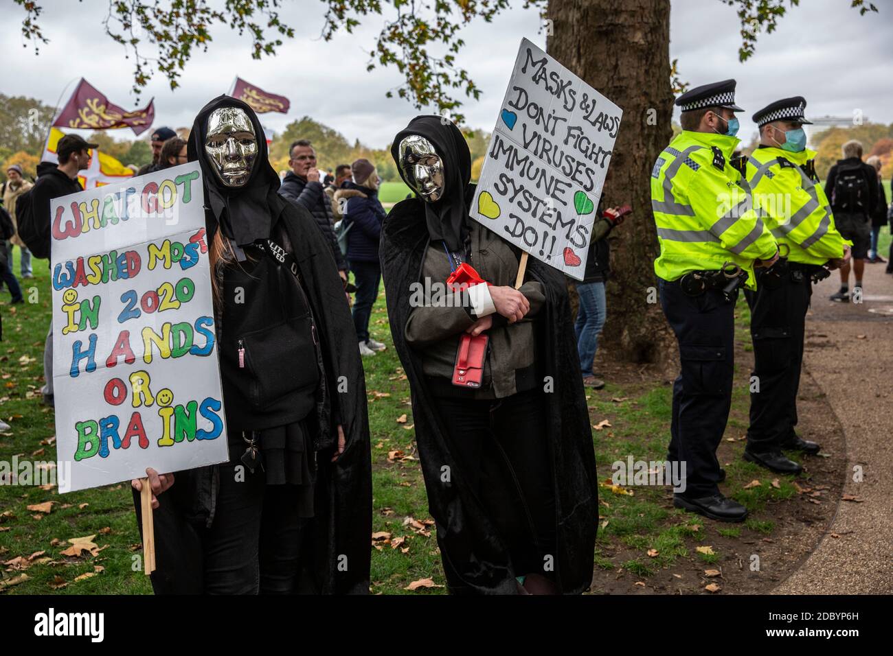 Anti-Lockdown-Protest gegen die jüngste Blockierung der Coronavirus-Pandemie durch die britische Regierung, um die Ausbreitung des Virus zu verlangsamen. Stockfoto