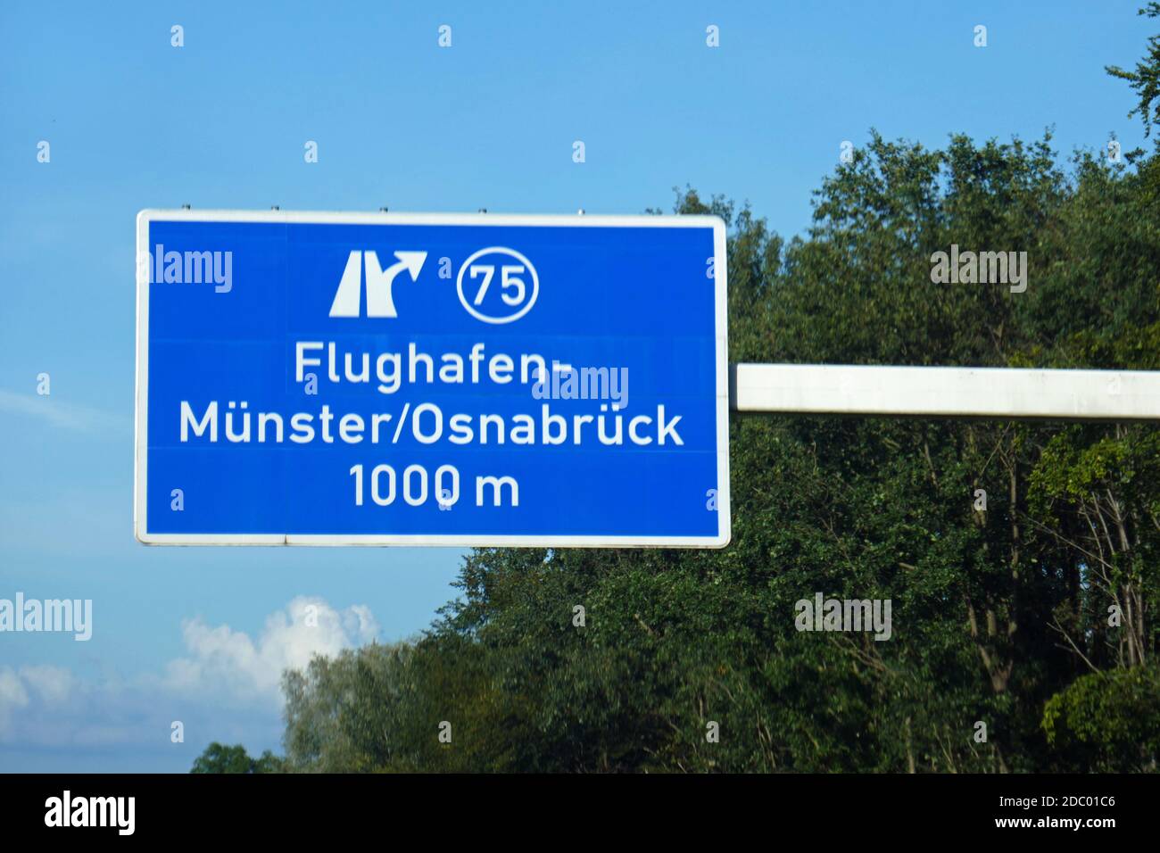 Bundesautobahn Abfahrt Flughafen MÃ¼nster OsnabrÃ¼ck Stockfoto