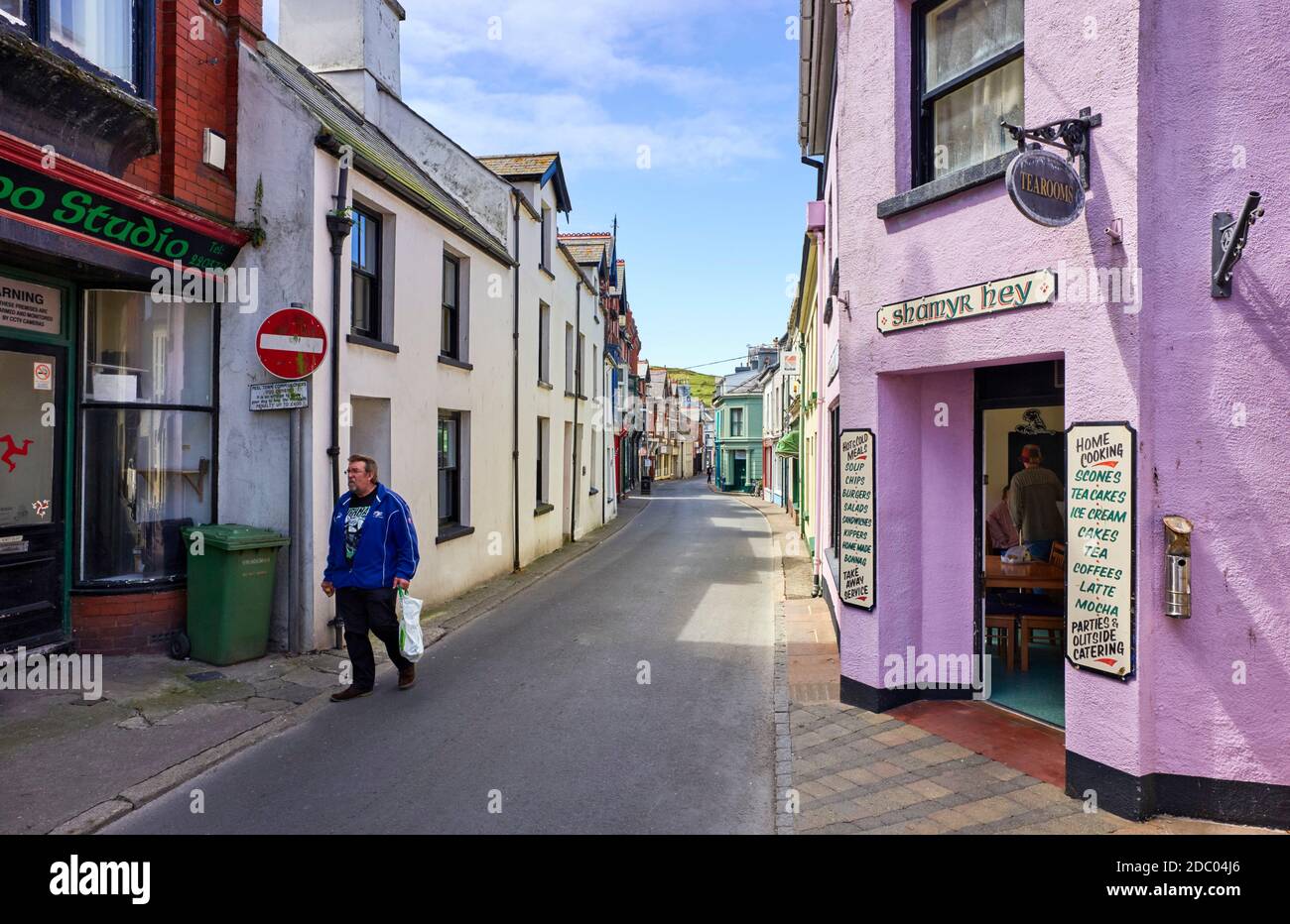 Michael Street in Peel mit kleinen Geschäften und Cafés Stockfoto