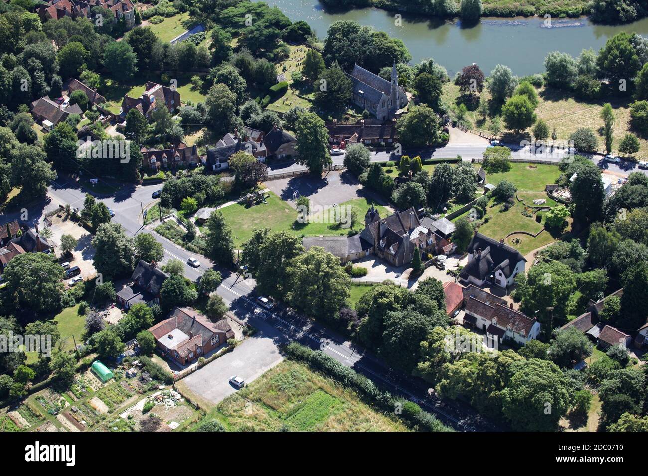 Luftaufnahme der Clifton Hampden CE Primary School, Oxfordshire Stockfoto