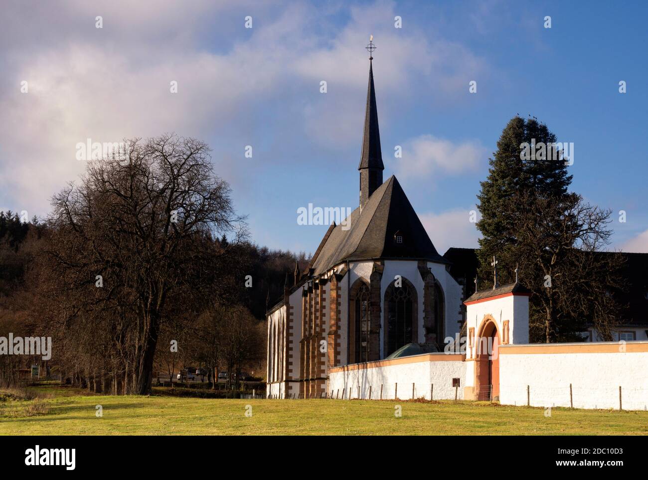 Blick auf das Kloster Mariawald in der Nähe des deutschen Dorfes Heimbach Stockfoto