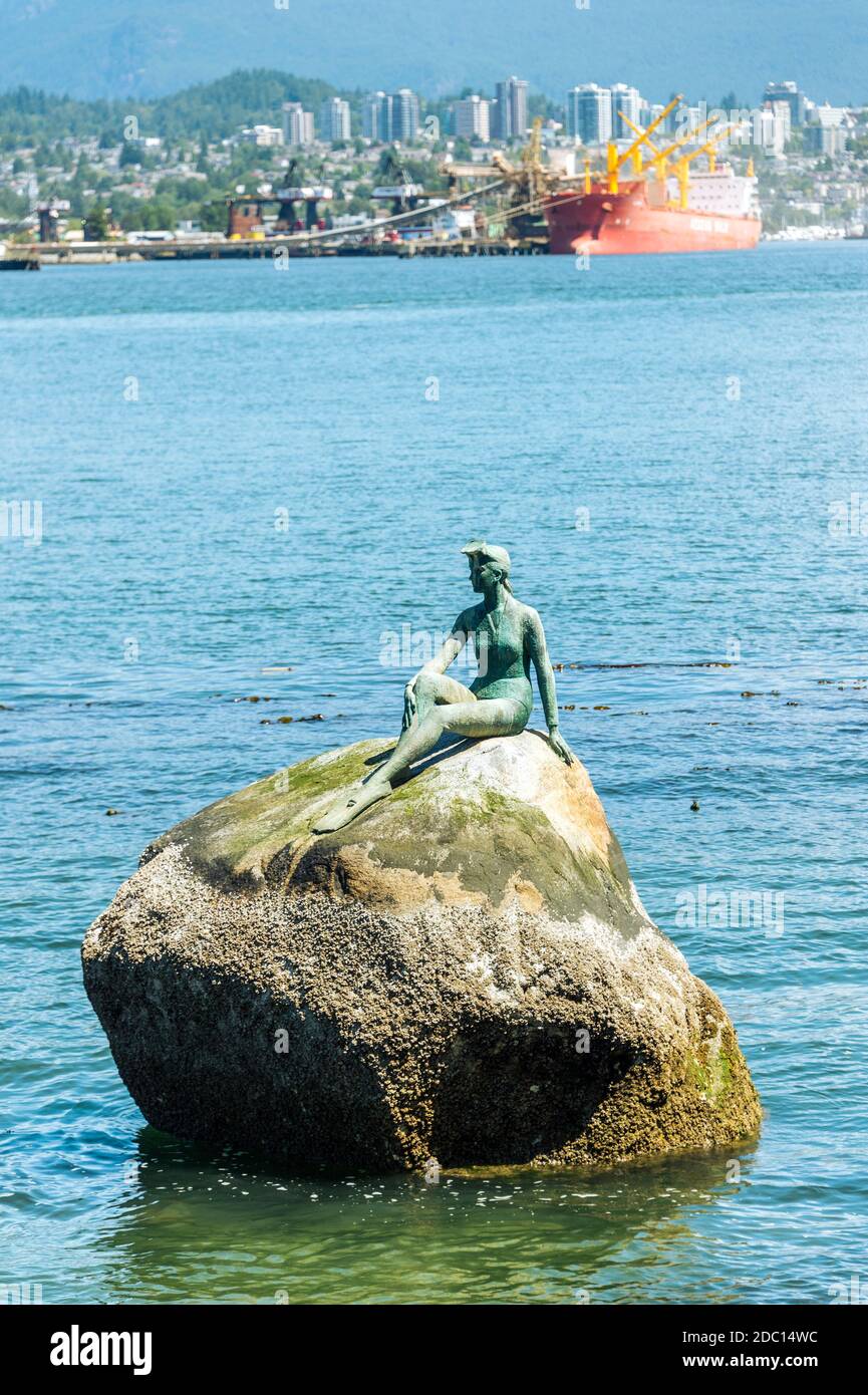 Girl in a Wetsuit (1972), Skulptur von Elek Imredy im Stanley Park, Vancouver, British Columbia, Kanada Stockfoto