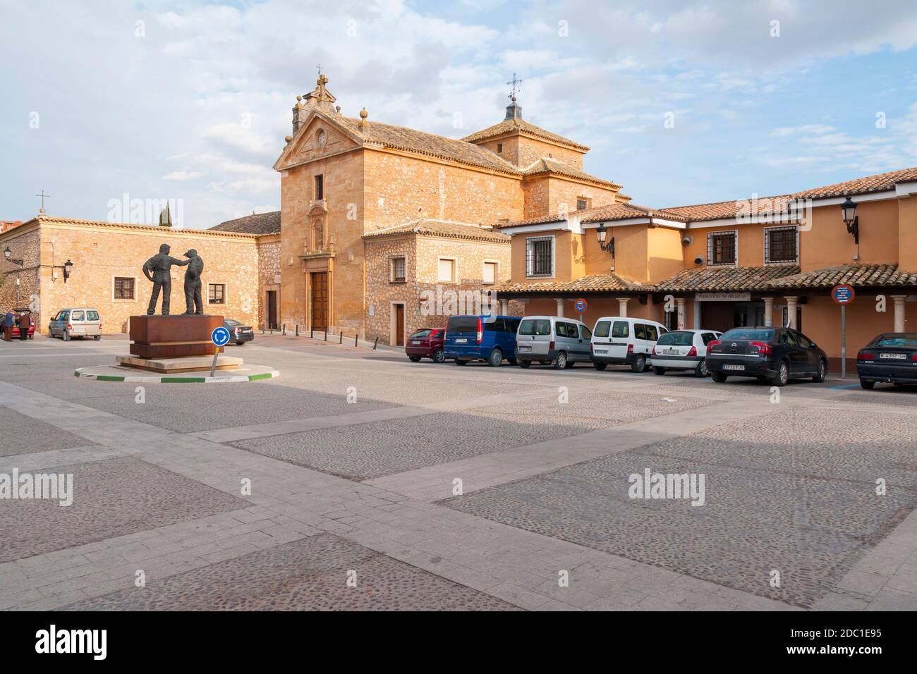 Convento de San José y Santa Ana y Mercado de Abastos. San Clemente Provincia de Cuenca. Castilla la Mancha. España. Stockfoto