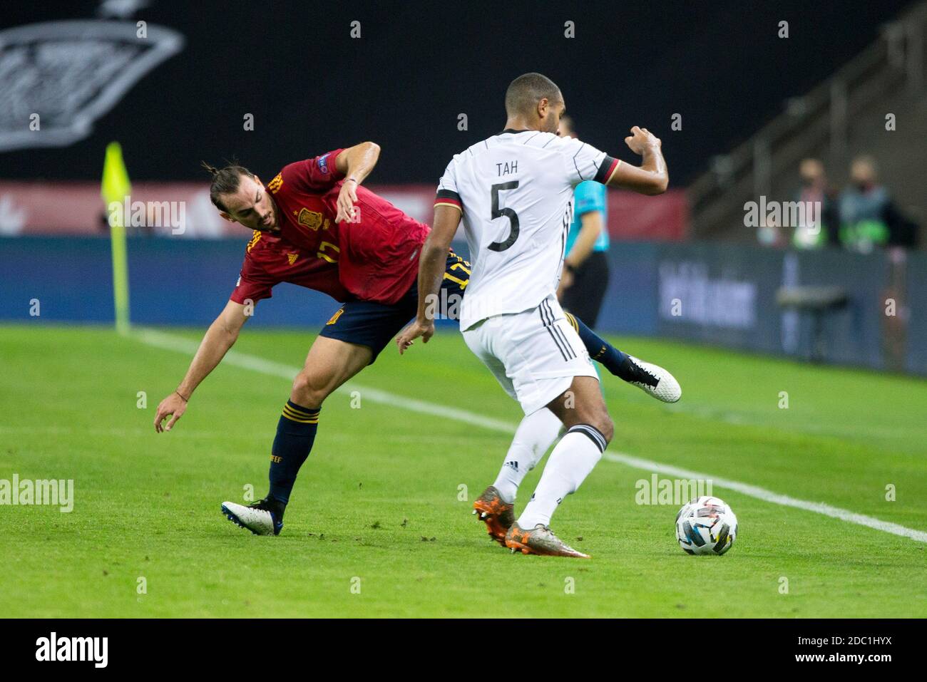 Fabian Ruiz von Spanien und Jonathan Tah von Deutschland während Das Fußballspiel der UEFA Nations League zwischen Spanien und Deutschland Ein/LM Stockfoto