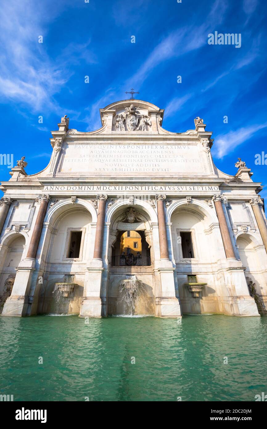 Die Fontana dell'Acqua Paola auch als Il Fontanone ("Der große Brunnen") bekannt ist, ein Monumentaler Brunnen auf dem Gianicolo-hügel in Rom. Stockfoto