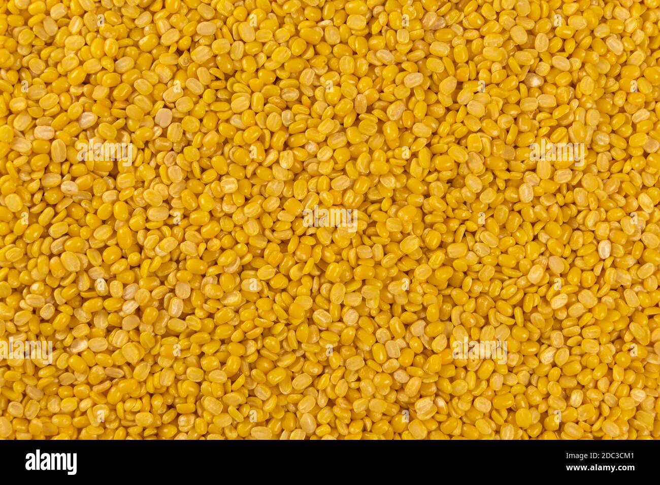 Mung dal oder Mung daal Bohne Textur Hintergrund. Ernährung. Bio. Natürliche Lebensmittelzutat. Stockfoto