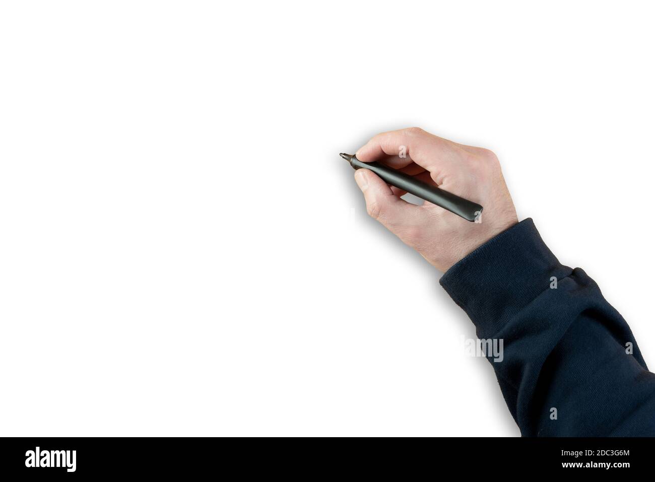Hand mit schwarzem Filzstift auf weißem Hintergrund Mit Kopierbereich Stockfoto