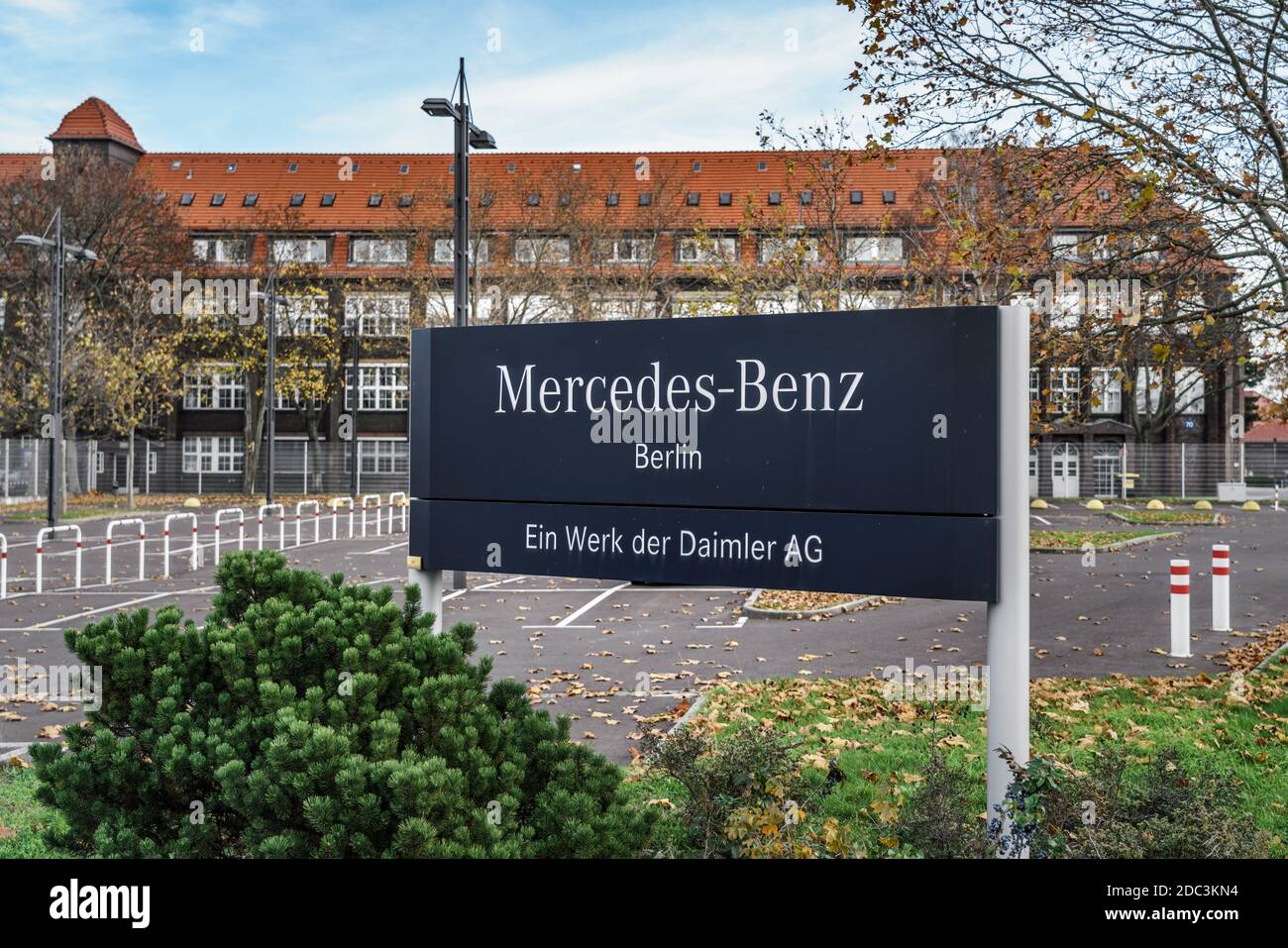 Mercedes Benz Berlin Marienfelde Werk Der Daimler Ag Stockfotografie Alamy