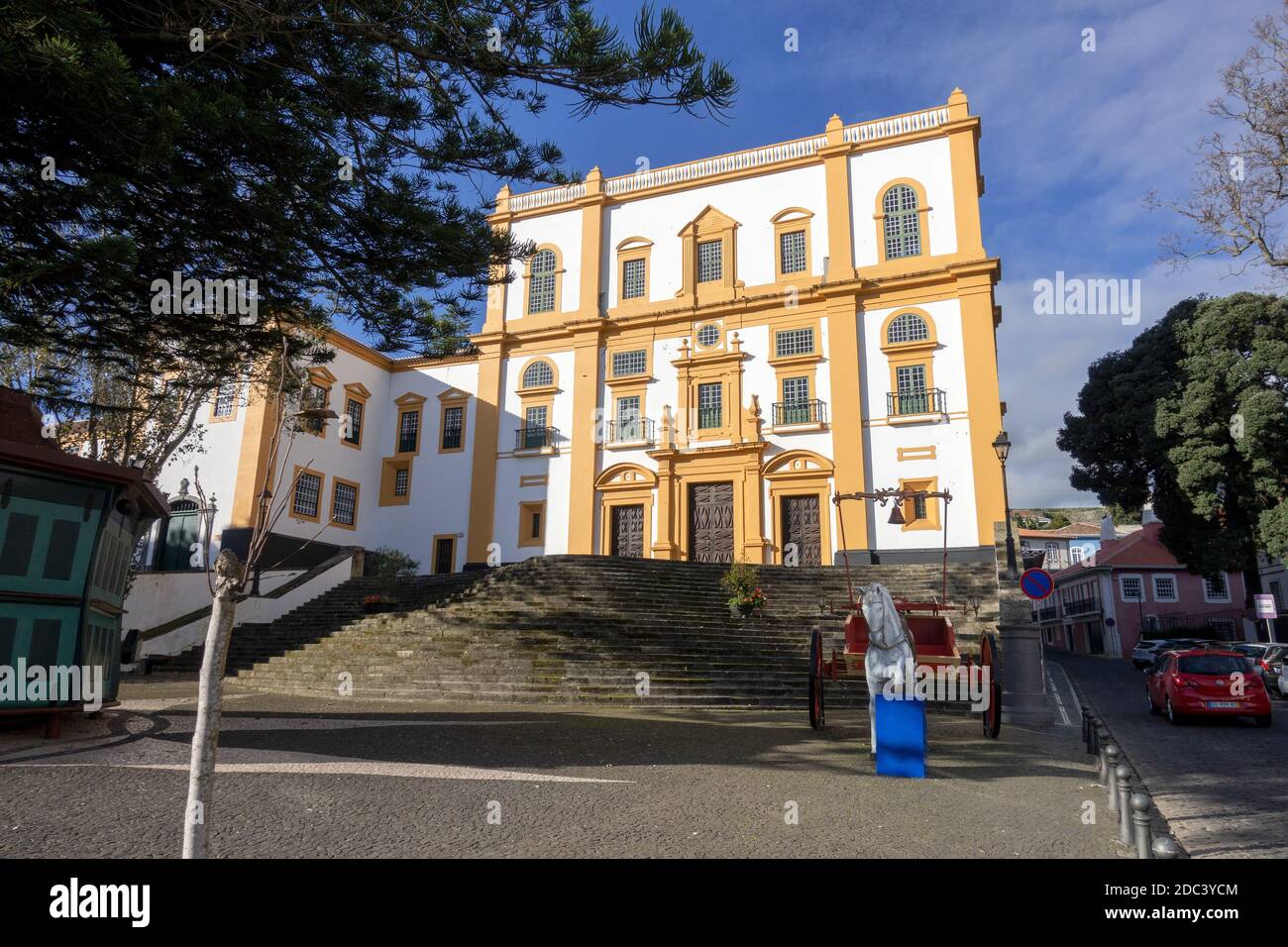 Kirche unserer Lieben Frau vom Berg Karmel (Igreja de Nossa Senhora do Carmo), Teil des Hauptmann Generals Palast in Angra do Heroismo auf Terceira Insel die Stockfoto