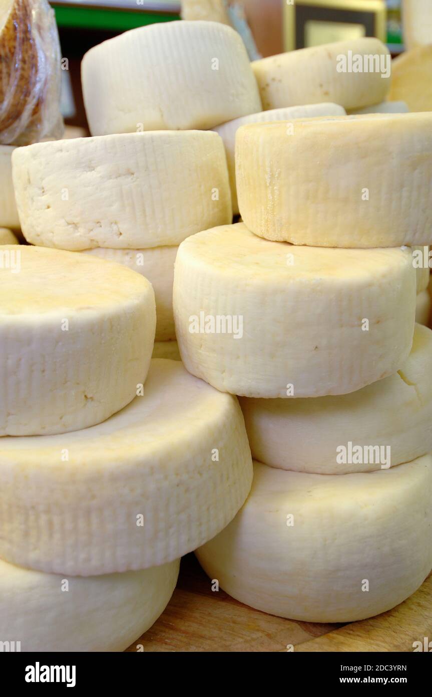 Cacio Ricotta Flakes Cacio ricotta -Fotos und -Bildmaterial in hoher Auflösung – Alamy