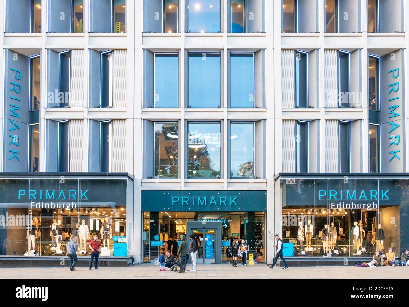 Primark Shop Primark Store Princes Street Edinburgh Midlothian Schottland GB Vereinigtes Königreich Europa Stockfoto