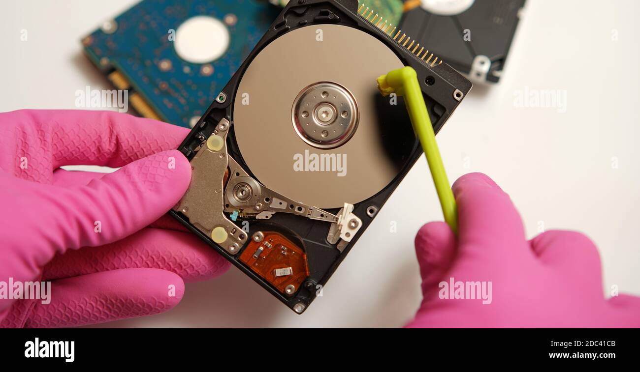 Sichere Reinigung und Überprüfung Ihrer elektronischen Daten auf Medien. Konzept. Stockfoto