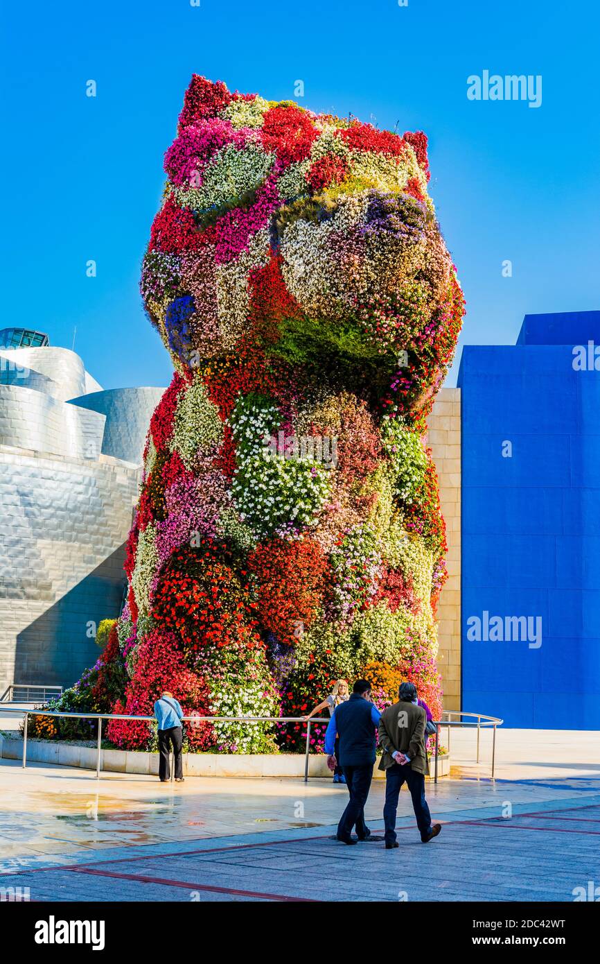Welpe von Jeff Koons vor dem Guggenheim Museum. Bilbao, Biskaya, Baskenland, Spanien, Europa Stockfoto